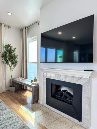 Cozy House With Ocean View - PCH-R-MA in Malibu, USA