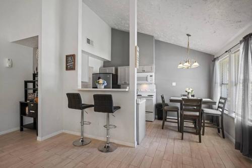 Cozy 2 Bed/1 Bath Home near IAH Airport - Houston in Spring, USA