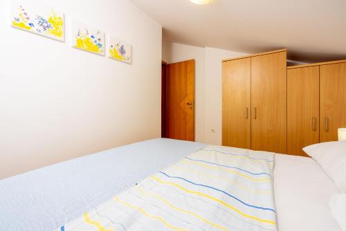 One-Bedroom apartment Standard image 6