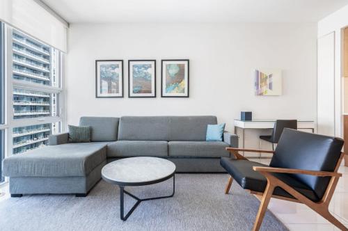 One bedroom Suite + Office image 6