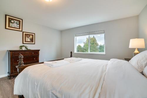 Luxe Seattle Vacation Rental about 9 Mi to Downtown!