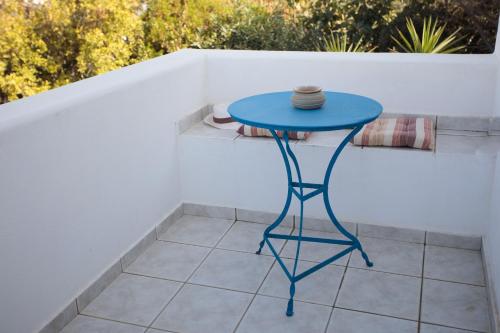 Nefeli in blue, Plaka (photo 10)