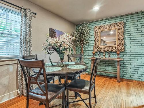 Quiet Plaza Two bedroom 2 Bathroom in 鄉村俱樂部廣場