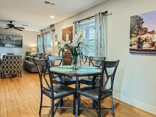 Quiet Plaza Two bedroom 2 Bathroom in Kansas City, USA