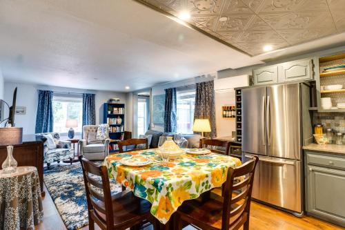 Hot Tub & Fire Pit Access! Peaceful Renton Retreat in Cascade-Fairwood (WA)