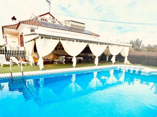 Chalet en la huerta con zona de barbacoa y dos piscinas privadas Murcia a 4 km