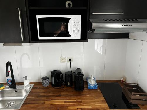 Kitchen, Secrete loft, spa & jaccuzi privatif - parking & bien-etre pres de Toulouse in Saint-Alban