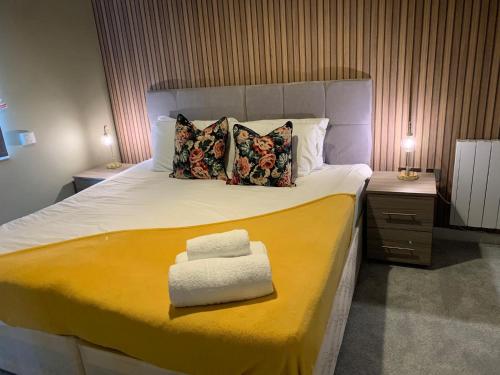 BridgeCity Modern 2 Bed flat Ashford Town Centre Pet Friendly