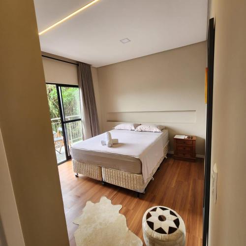 1 queen bed, 1 twin bed