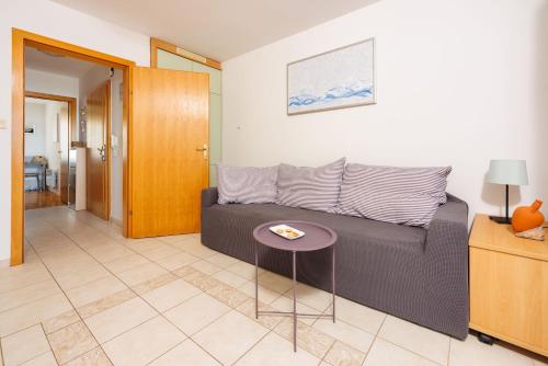 One-Bedroom Apartment image 10