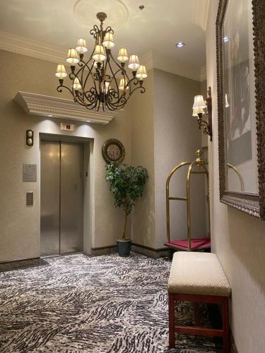 Előcsarnok, Kingston Hotel near Vancouver Lookout