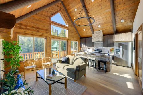 Brand New Idaho Springs Cabin with Patio and Fire Pit! in Idaho Springs, USA