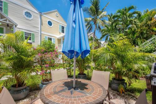 Castaway Cove - image 7