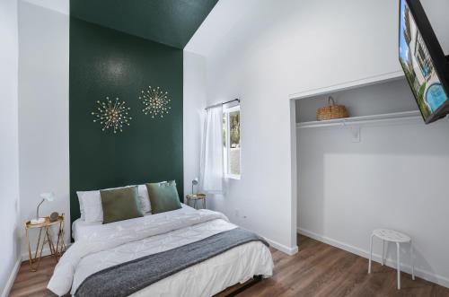 Desert Green Serenity - A Ryson Property - Tap to explore photos