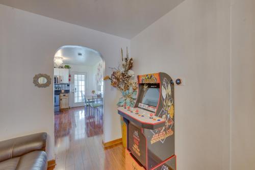 Spacious Retreat with Pool about 2 Mi to Hershey Park! in Hummelstown, USA