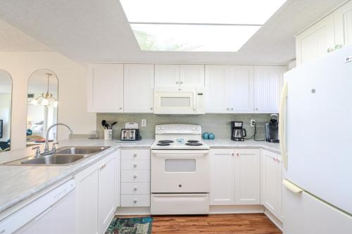 Ocean Village Club K24 - image 41