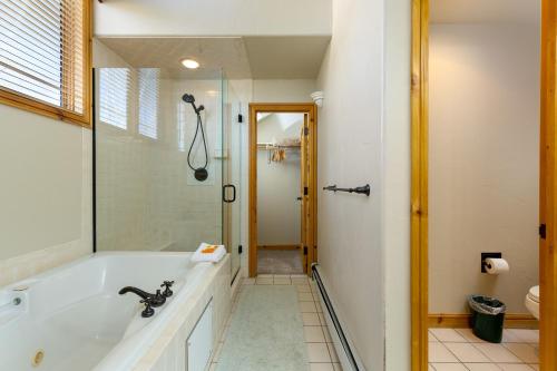 2985 Ironwood Townhomes - image 8