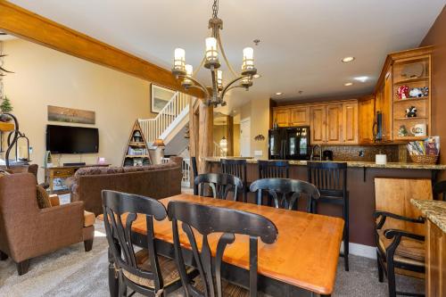 1975 Starfire Townhomes - image 12