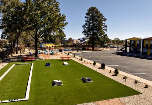 tuin, Americana Motor Hotel in Flagstaff Suburbs