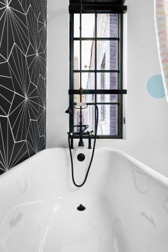 جاكوزي, The Acoma House in Lincoln Park