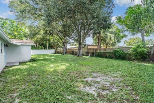 Cozy Home Just A Short Drive to Beautiful Beaches in Seminole, USA