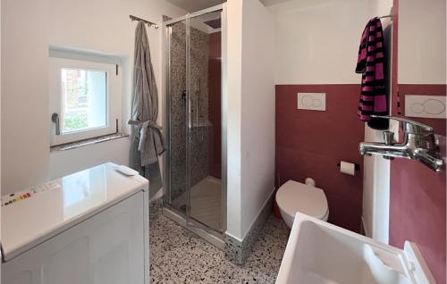 3 Bedroom Gorgeous Home In Palazzetto Nese