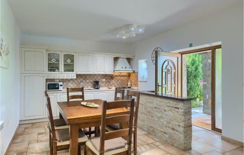 virtuve, Villa Nila in Momjan