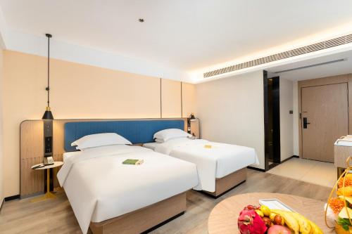 Superior Twin Room image 1