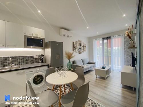 Facilities, Escapades Ensoleillees near Musée Archéologique de Nice-Cimiez