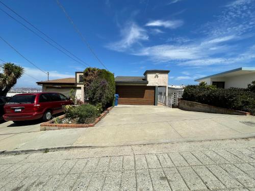 Mod2bd2ba ShowstoprViews. BBQ. Garage.