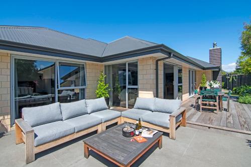 Banksia Retreat - Blenheim Holiday Home