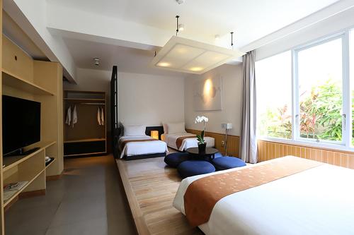 Family Room (4 Adults) room in THE 1O1 Bali Fontana Seminyak
