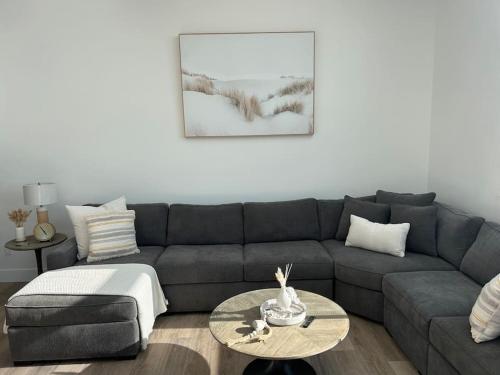 La Jolla Townhouse steps away from Windansea beach thumb 2
