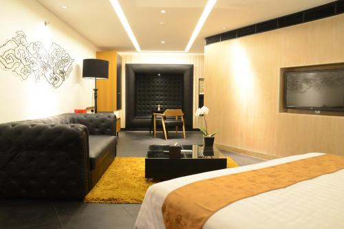 King Suite image 7