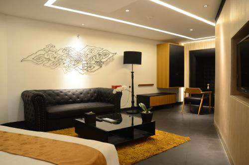 King Suite image 8