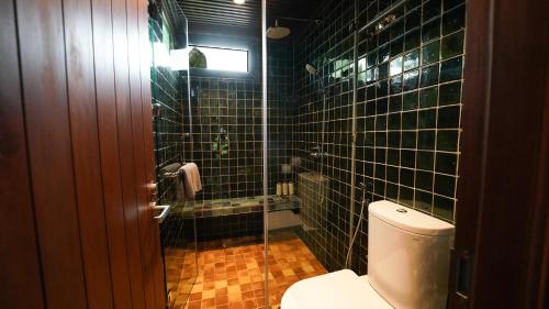 Double Room with Garden View image 10