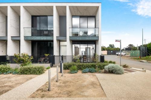 3brm townhouse close to Geelong CBD