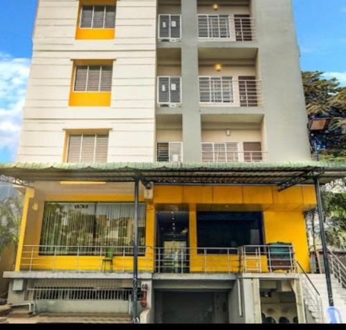 B&B Guwahati - NirVana Lodge - Bed and Breakfast Guwahati