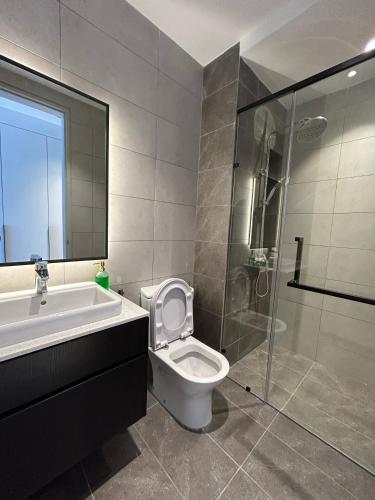 Axon Residence at Pavilion KLCC KL Tower view by KIMIRO Axon Residence at Pavilion KLCC KL Tower view by KIMIRO