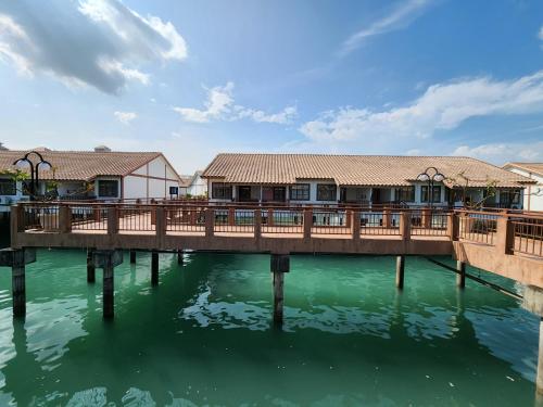 Alpine LXPD Water Chalet Port Dickson