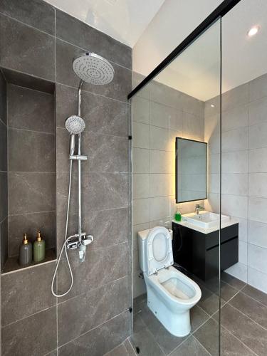 Axon Residence at Pavilion KLCC KL Tower view by KIMIRO Axon Residence at Pavilion KLCC KL Tower view by KIMIRO