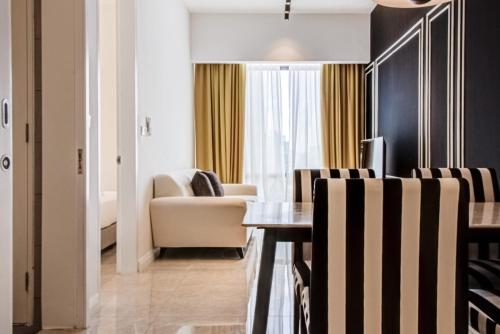 Axon Residence at Pavilion KLCC KL Tower view by KIMIRO Axon Residence at Pavilion KLCC KL Tower view by KIMIRO