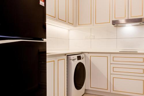 Axon Residence at Pavilion KLCC KL Tower view by KIMIRO Axon Residence at Pavilion KLCC KL Tower view by KIMIRO