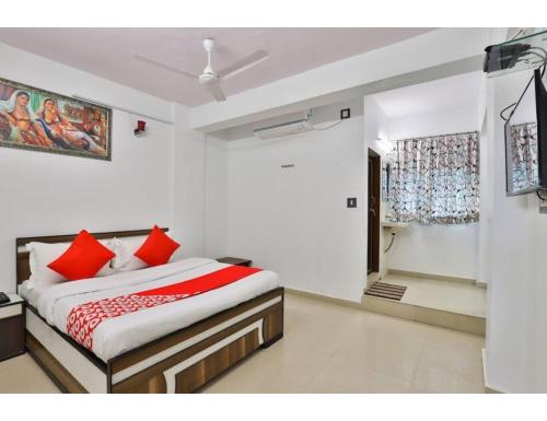 Hotel Day Night Stay, Surat