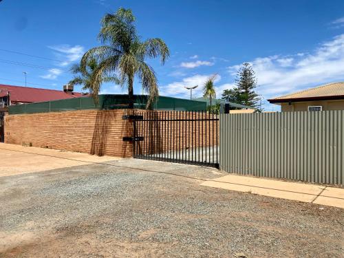 Main Reef Hotel in คาลกูรลี