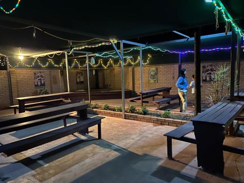 ผับ/เลาจน์, Main Reef Hotel in คาลกูรลี