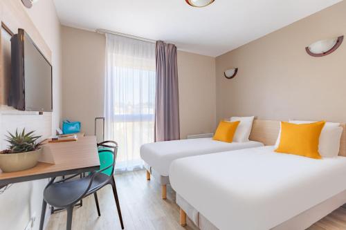 3 twin beds
