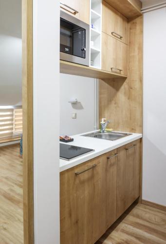 카카크 Grand Park rooms & apartments 4성급 게스트하우스 수영장