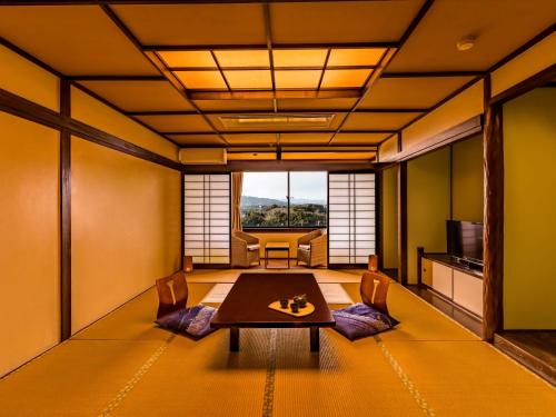 Standard Japanese-Style Room with Bathroom and Garden View