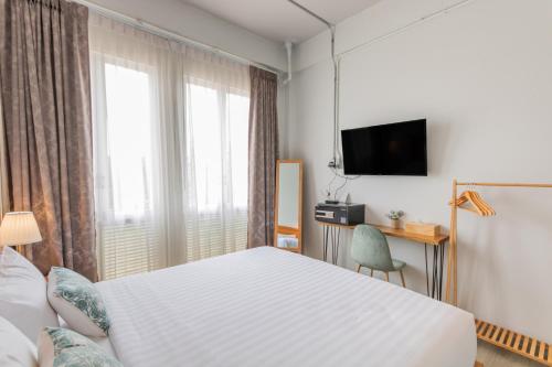 Latima Boutique Hostel Room Type - Deluxe King Room